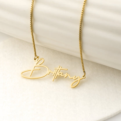 Collier avec nom moderne