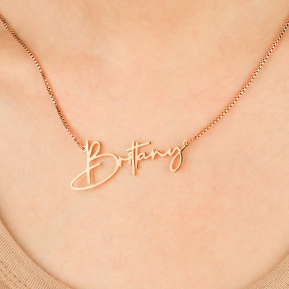 Collier avec nom moderne