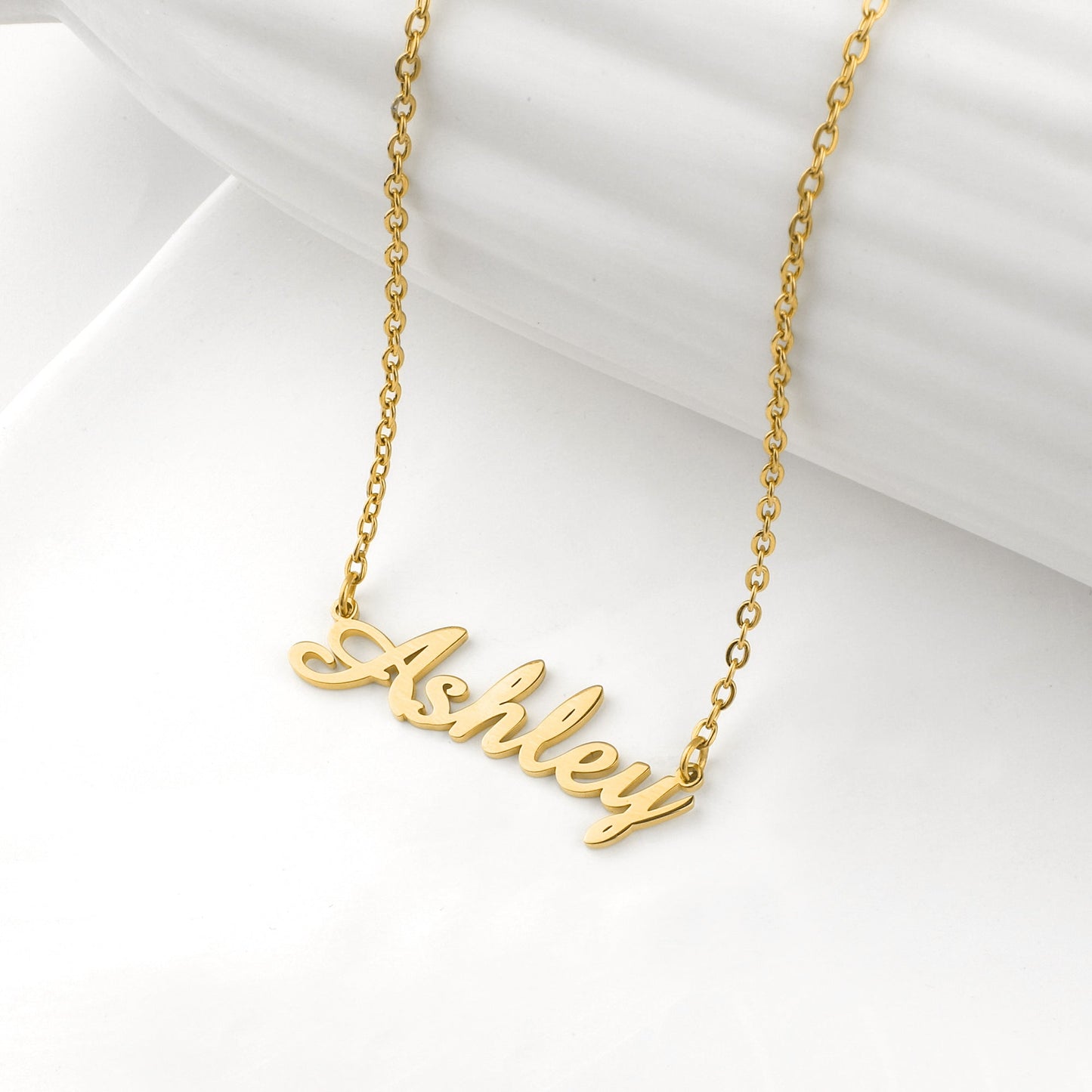 Collier avec nom en plume 