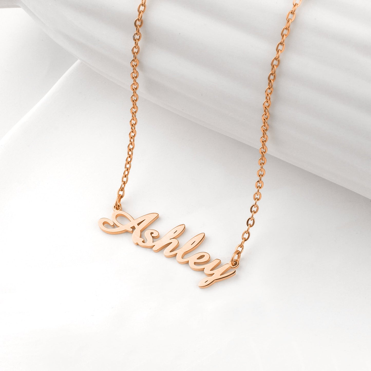 Collier avec nom en plume 