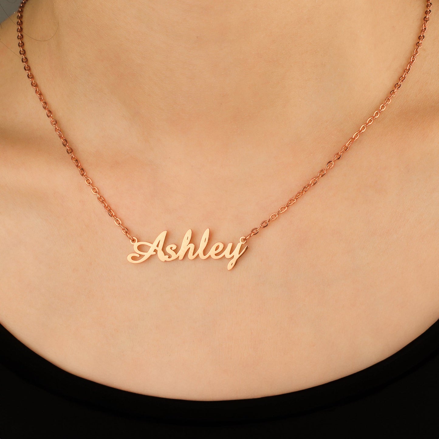 Collier avec nom en plume 
