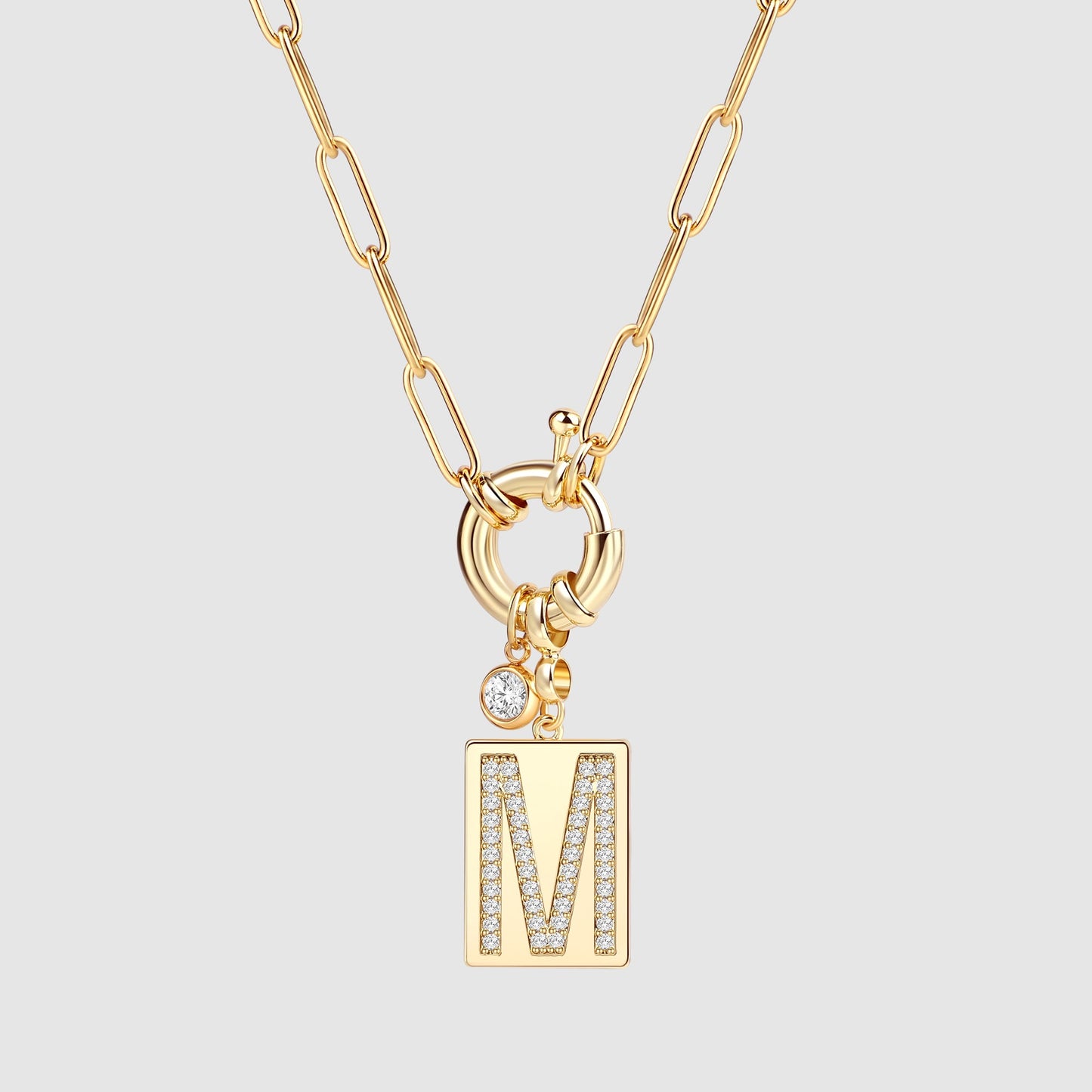 Collier pendentif initial pavé avec chaîne trombone