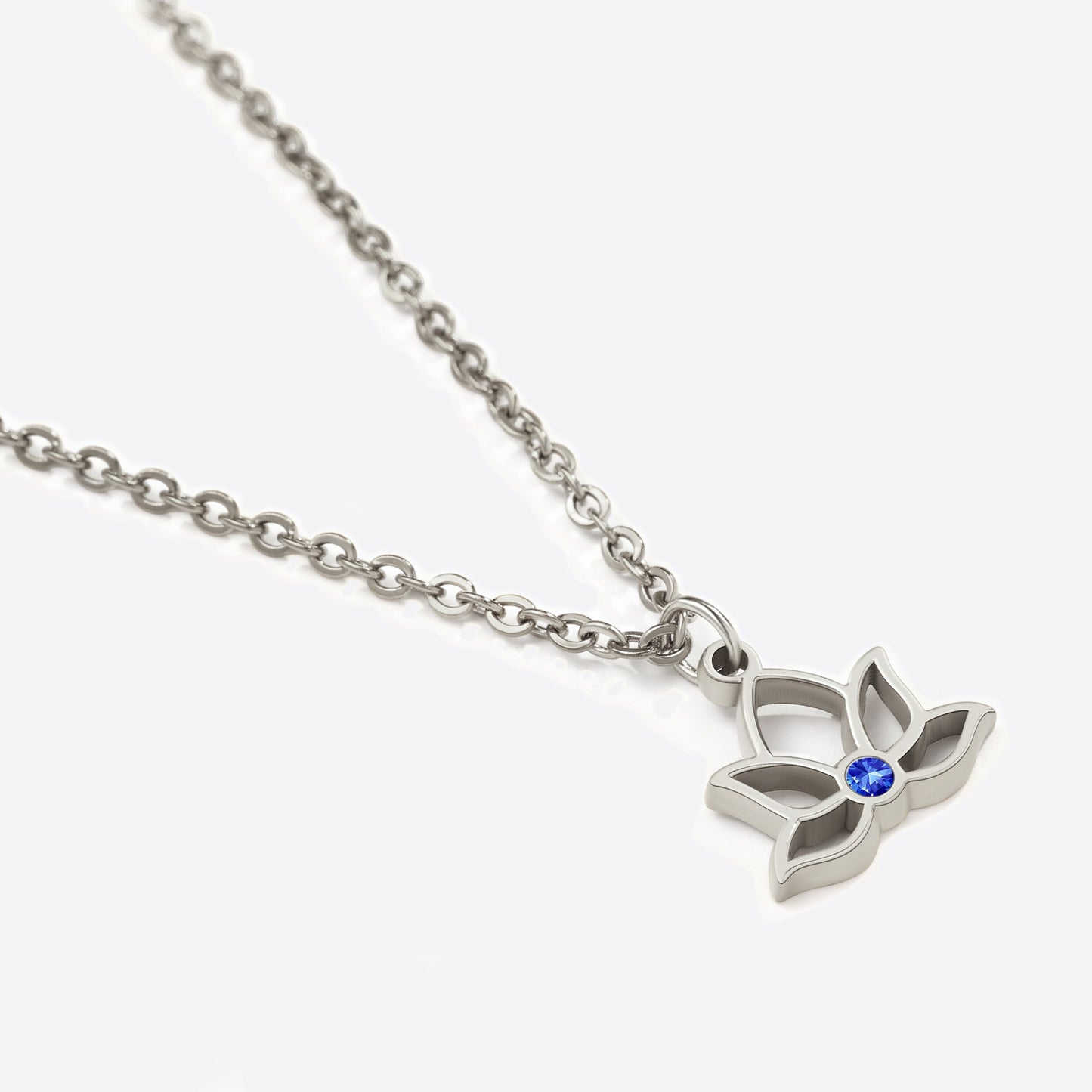 Collier avec pendentif mini lotus et pierre de naissance