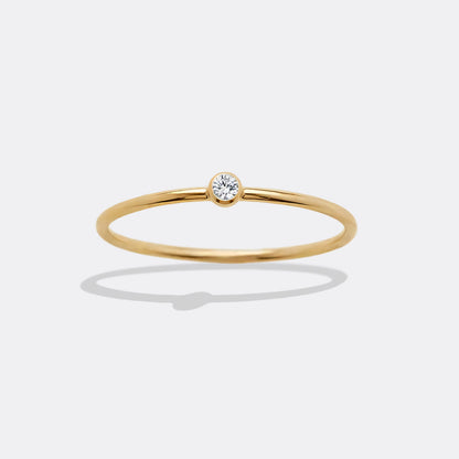 Bague empilable minimaliste sertie de pierres de naissance d'avril