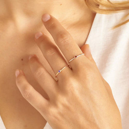 Bague minimaliste à empiler avec pierres de naissance | Bague sertie clos