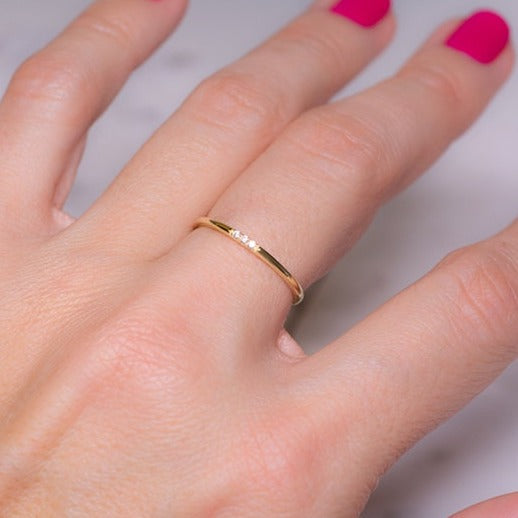 Bague empilable en diamants délicats