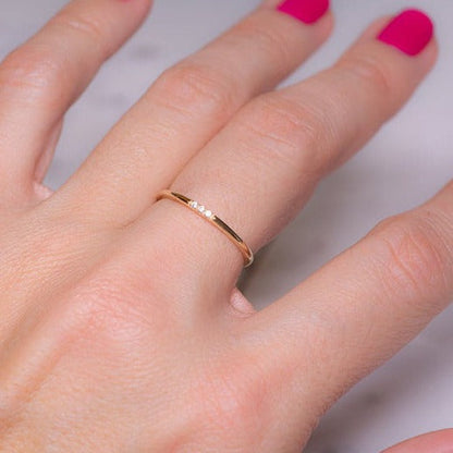 Bague empilable en diamants délicats