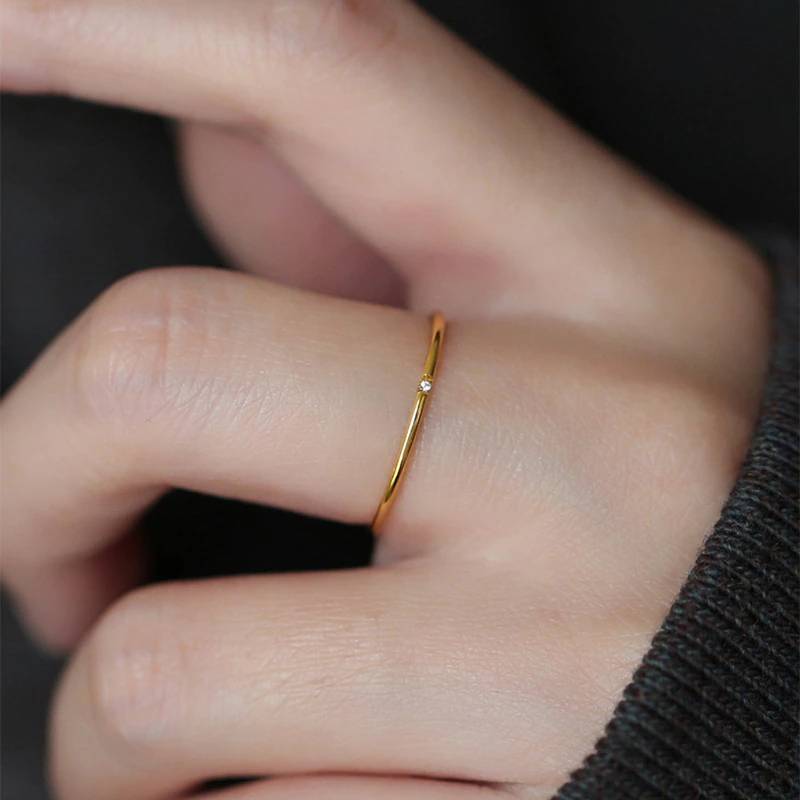 Bague empilable en diamants délicats