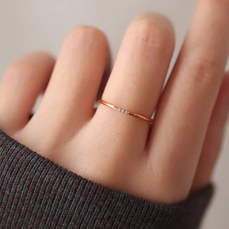 Bague empilable en diamants délicats