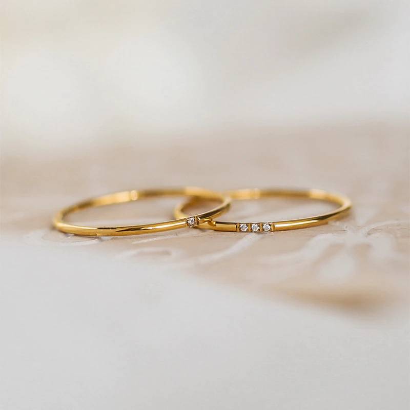 Bague empilable en diamants délicats