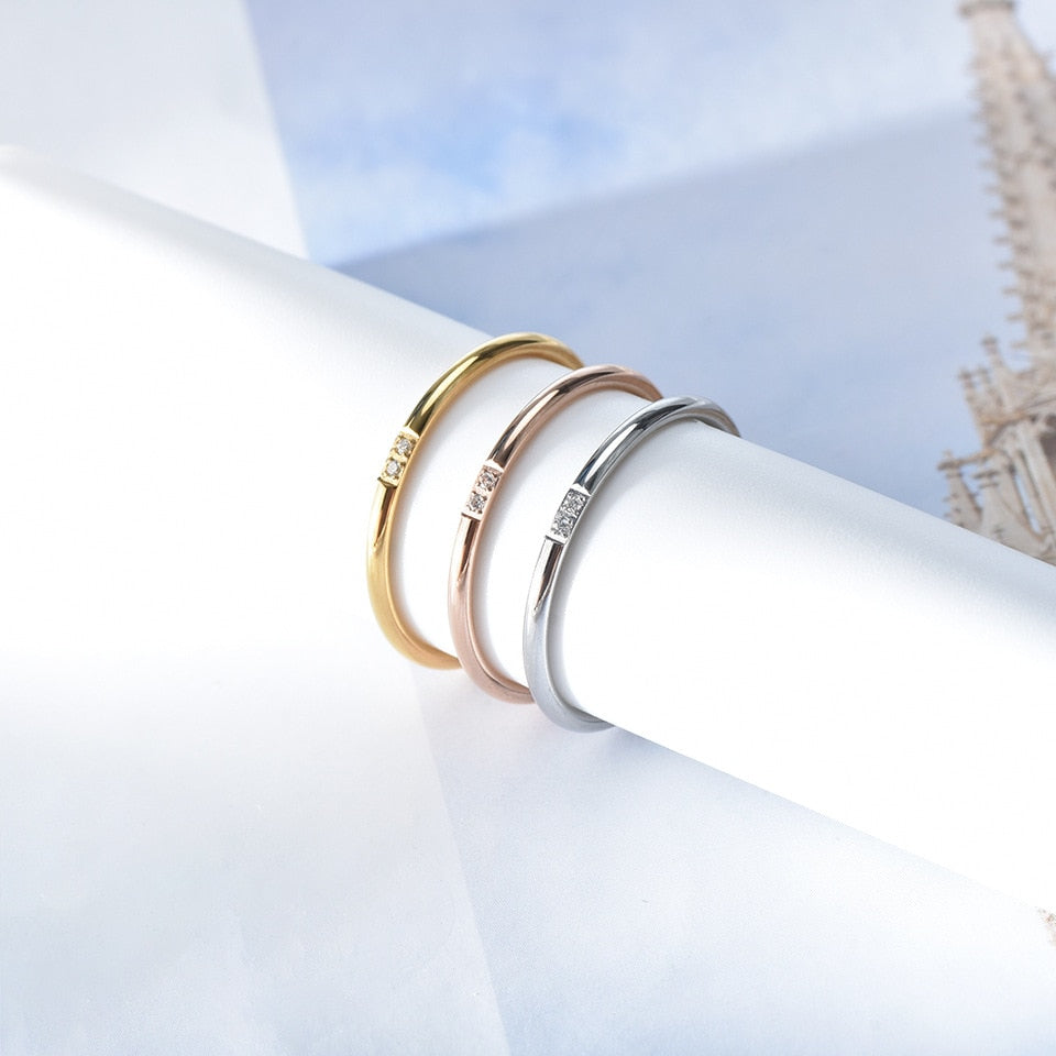Bague empilable en diamants délicats