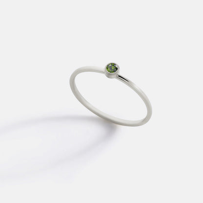 Bague minimaliste à empiler avec pierres de naissance | Bague sertie clos