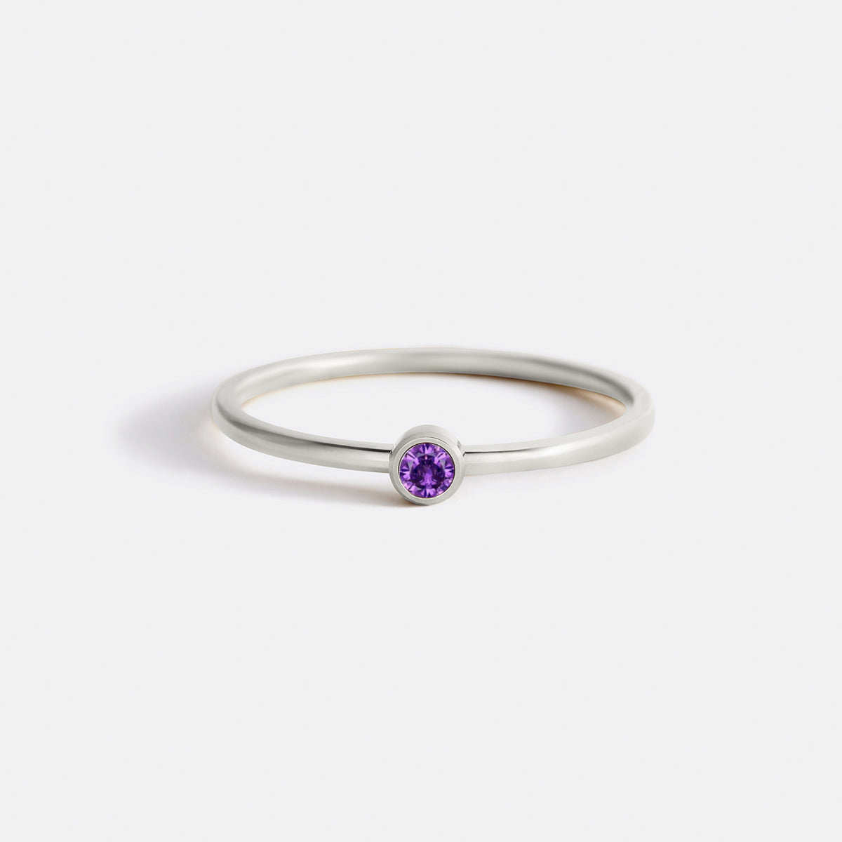Bague minimaliste à empiler avec pierres de naissance | Bague sertie clos