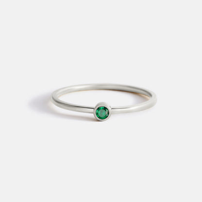 Bague minimaliste à empiler avec pierres de naissance | Bague sertie clos