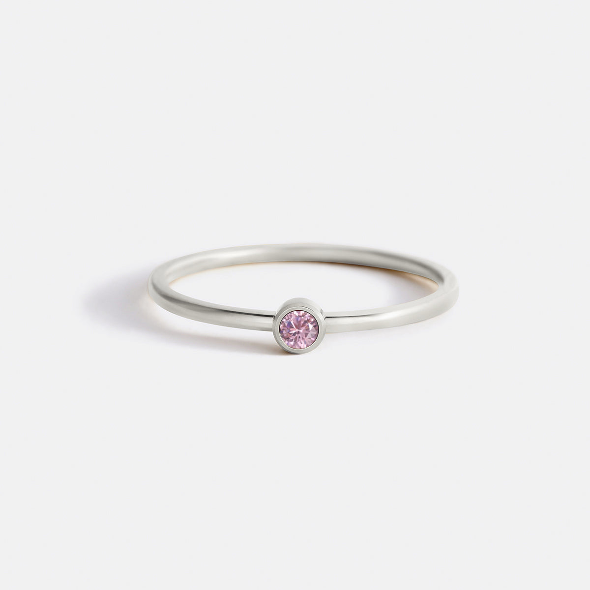 Bague minimaliste à empiler avec pierres de naissance | Bague sertie clos