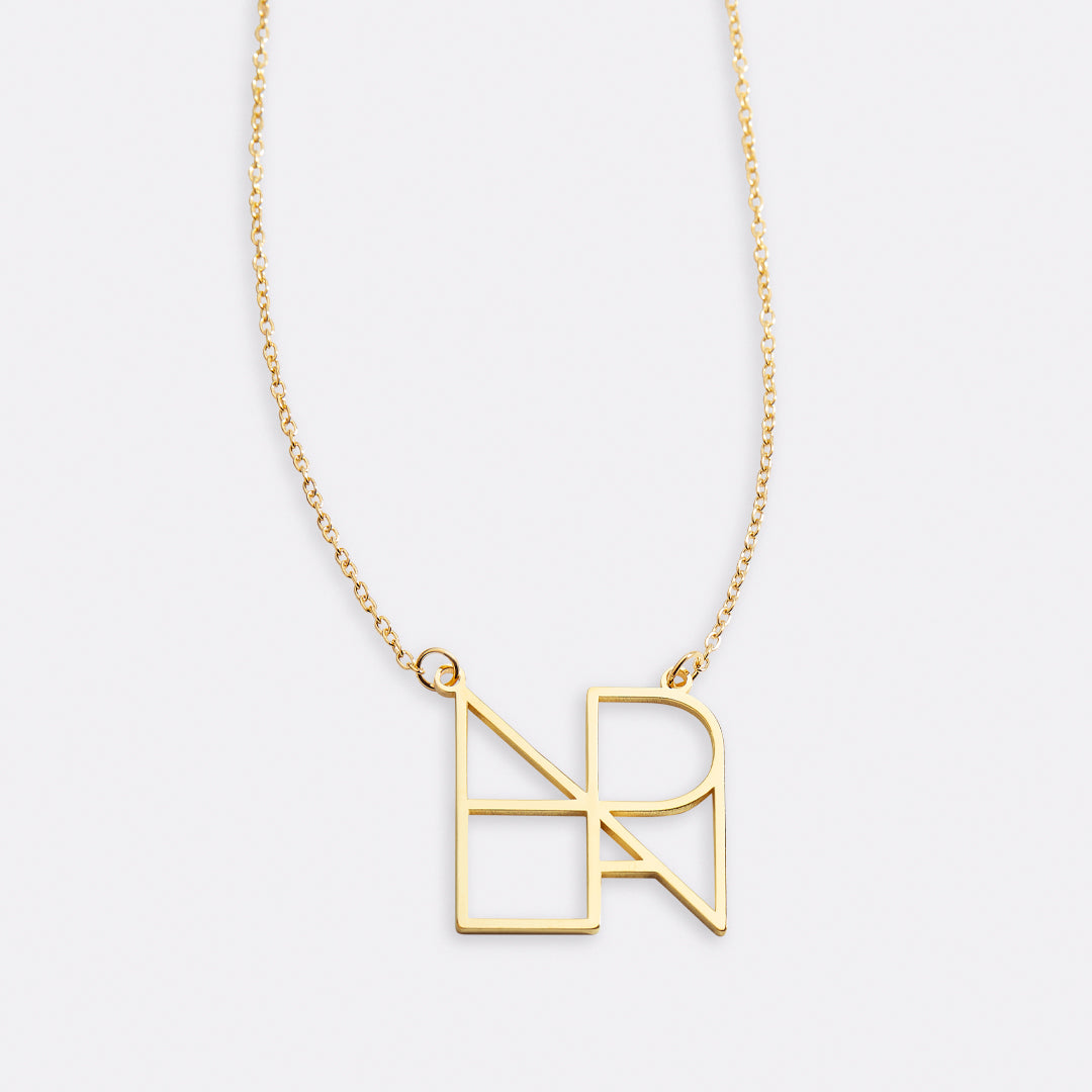 Collier minimaliste avec nom et monogramme