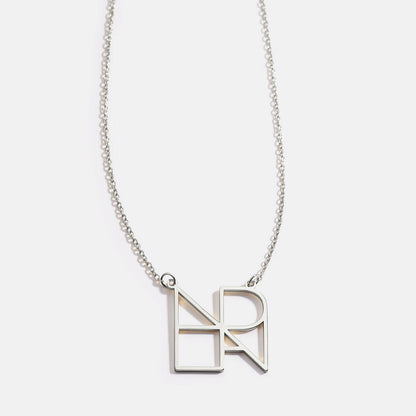 Collier minimaliste avec nom et monogramme