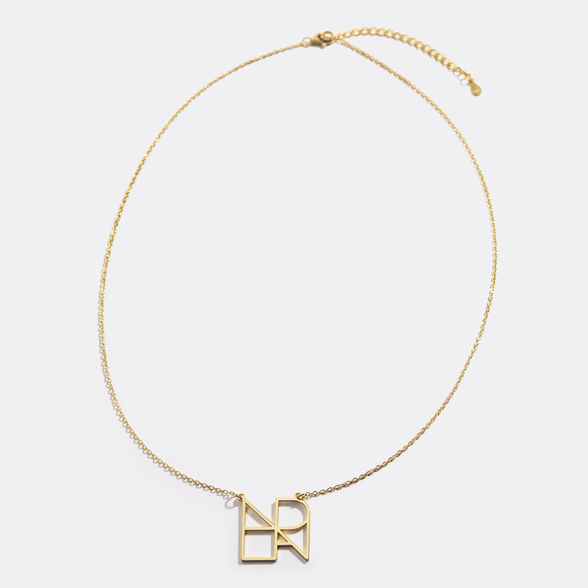 Collier minimaliste avec nom et monogramme