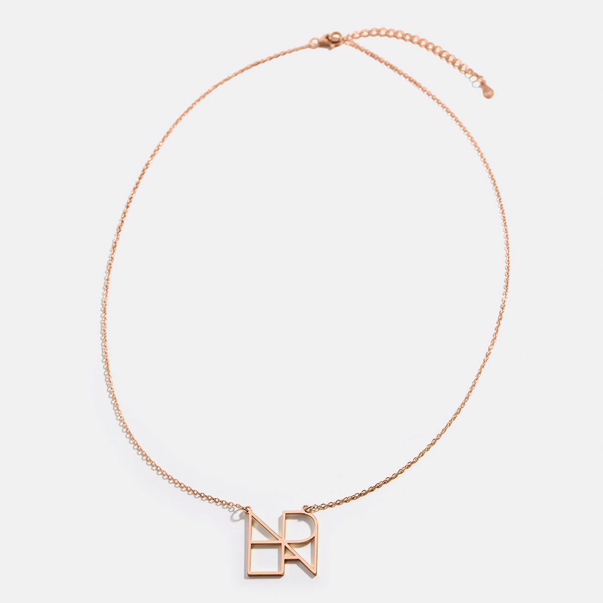 Collier minimaliste avec nom et monogramme