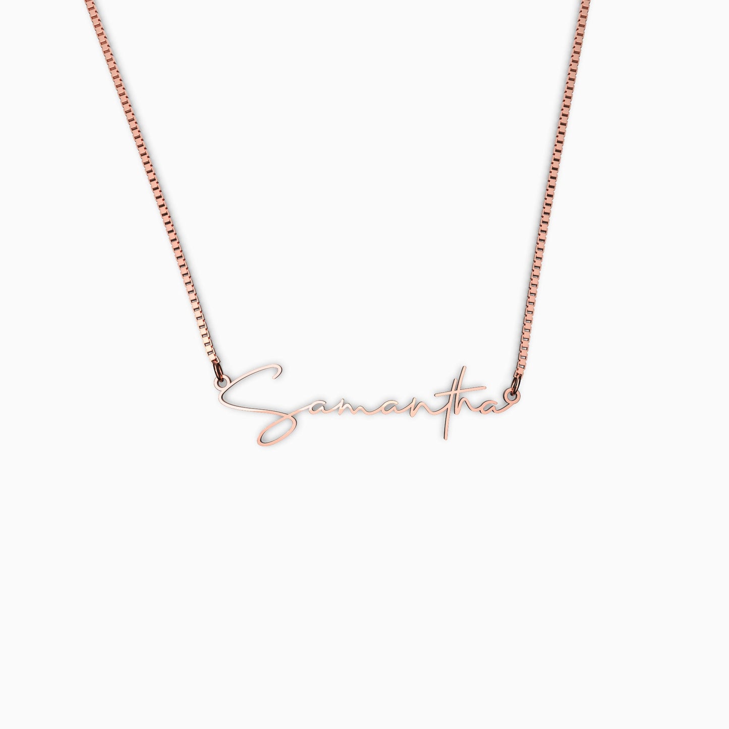 Collier avec nom moderne