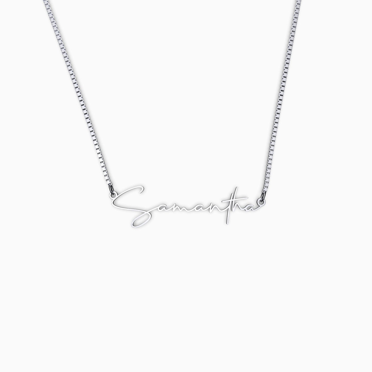 Collier avec nom moderne