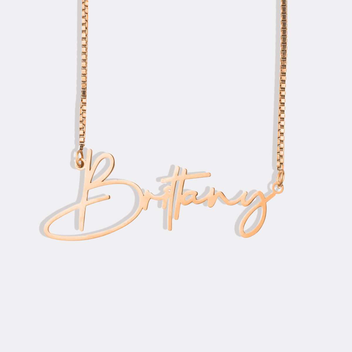 Collier avec nom moderne