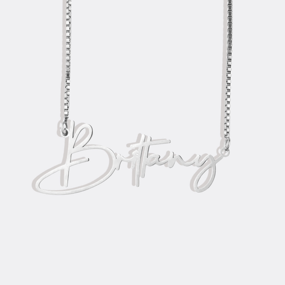 Collier avec nom moderne