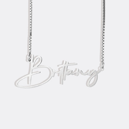 Collier avec nom moderne