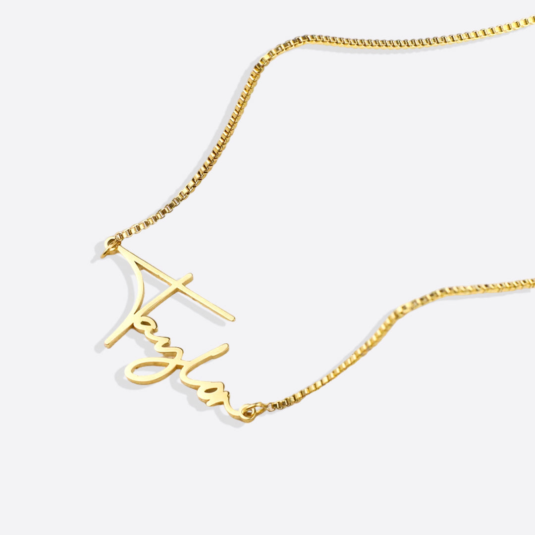 Collier avec nom moderne