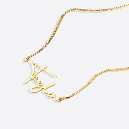 Collier avec nom moderne
