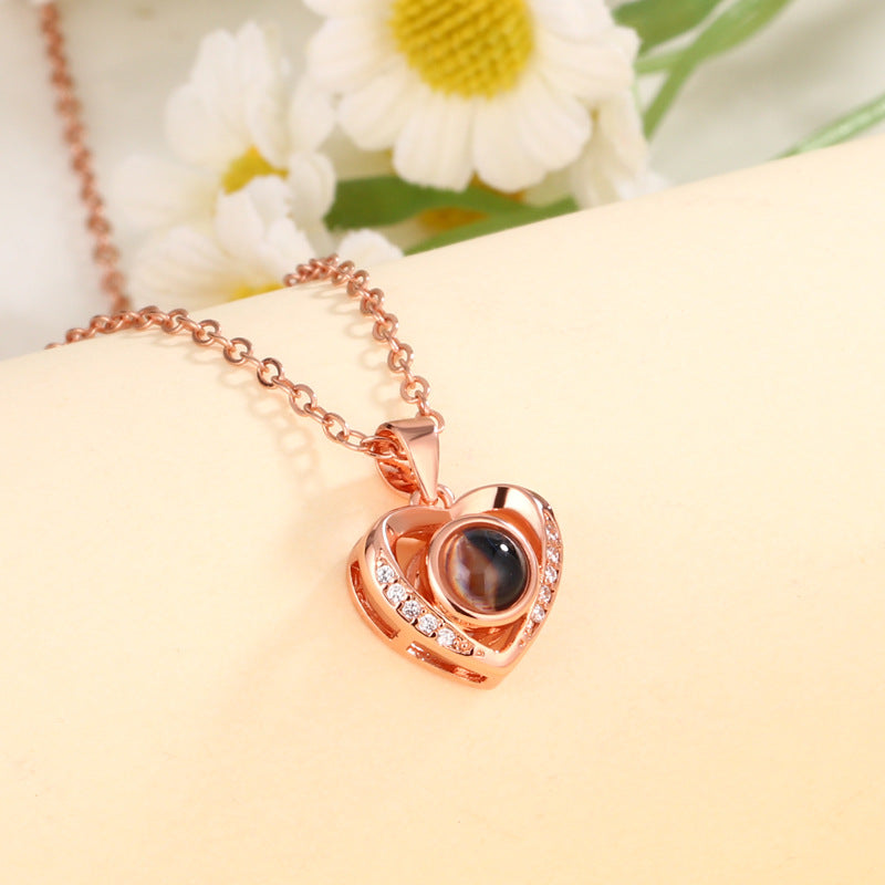 Collier photo personnalisé avec projection | Téléchargez votre photo cachée