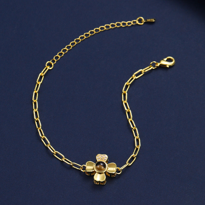 Personalisiertes vierblättriges Kleeblatt-Armband mit Foto im Inneren