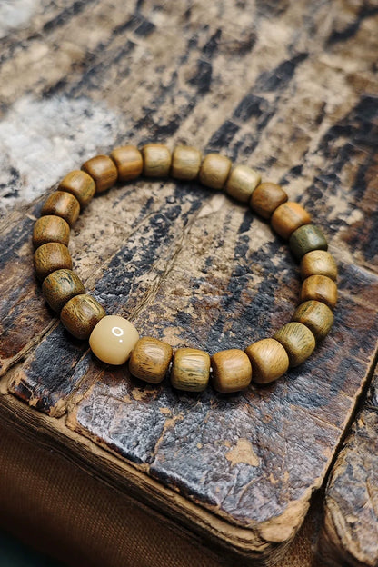 8mm Green Sandalwood Beads  Wrist Meditation Bracelet