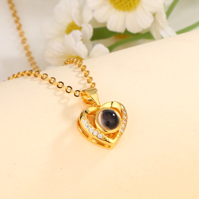 Collier photo personnalisé avec projection | Téléchargez votre photo cachée