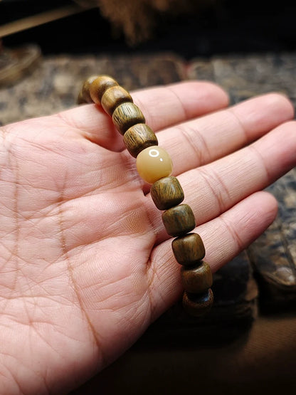 8mm Green Sandalwood Beads  Wrist Meditation Bracelet