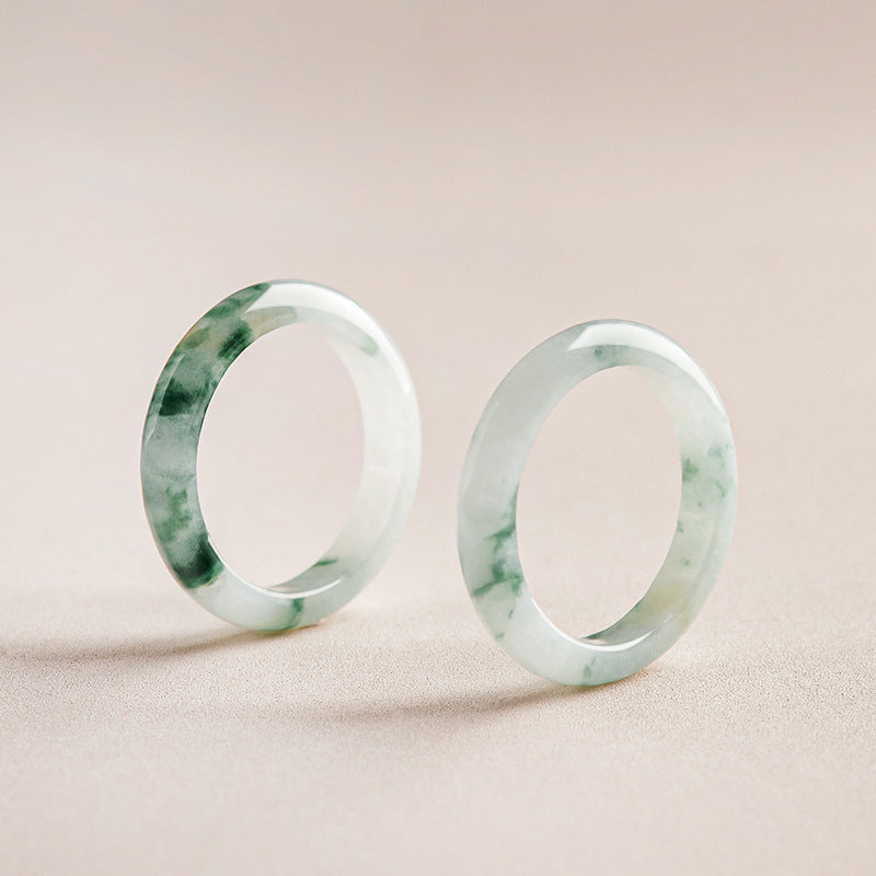 Jadeite "Flowing Green" Ring – Elegant & Timeless