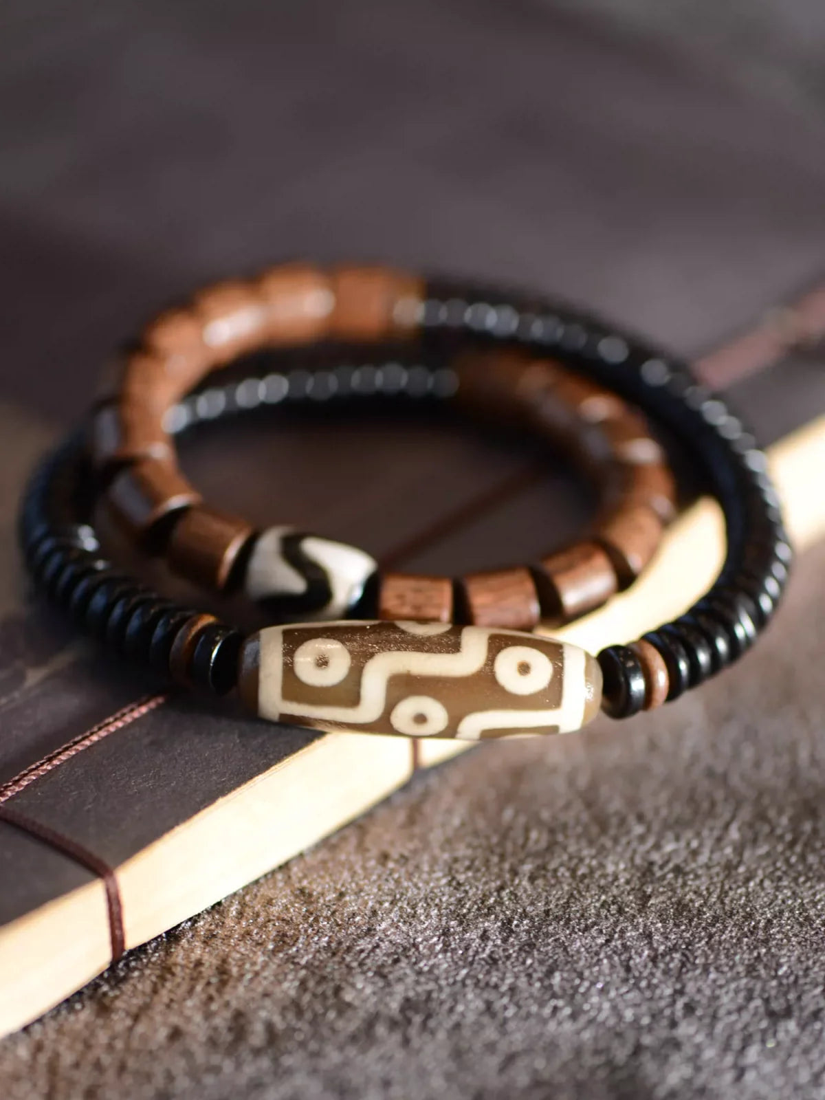 Ebony Tibetan Dzi Beads Double Layer Charm Bracelet