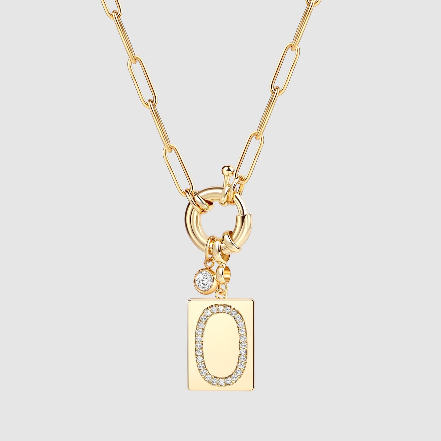 Collier pendentif initial pavé avec chaîne trombone