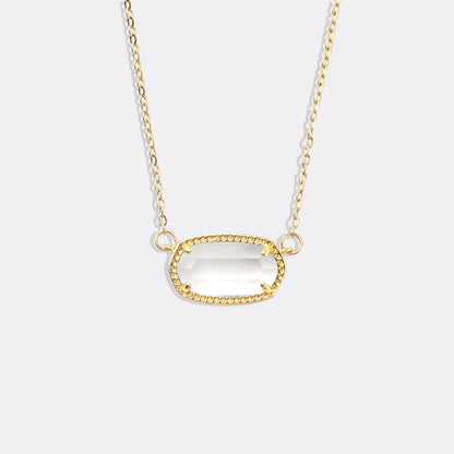 Collier avec pendentif ovale et pierre de naissance
