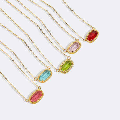 Collier avec pendentif ovale et pierre de naissance