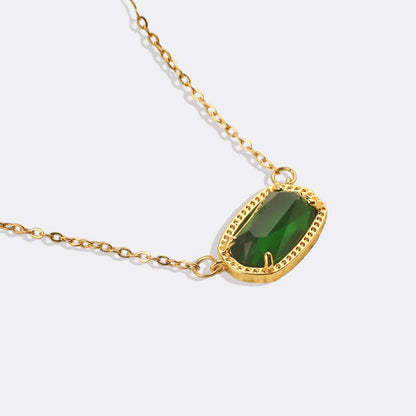 Collier avec pendentif ovale et pierre de naissance