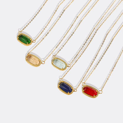 Collier avec pendentif ovale et pierre de naissance