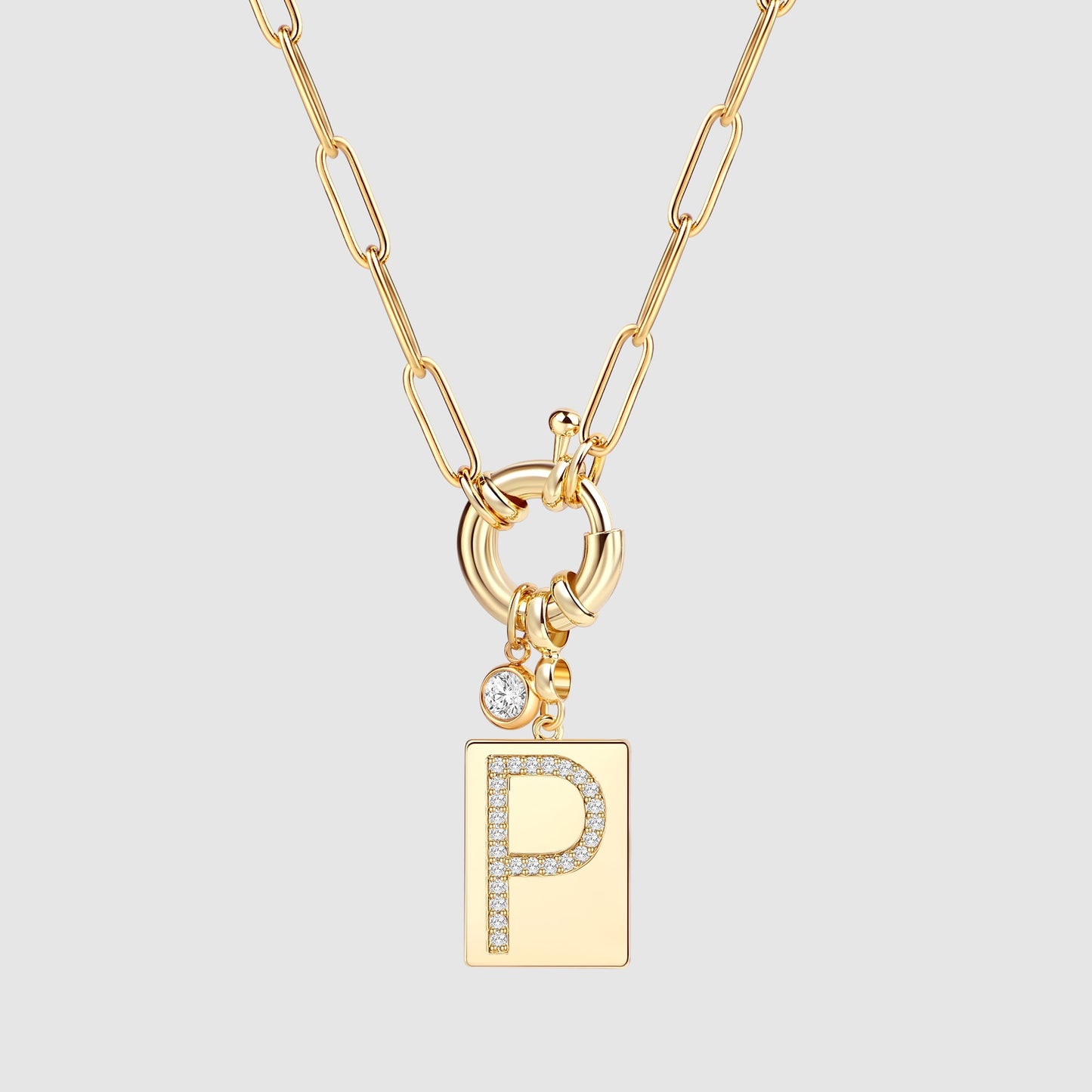 Collier pendentif initial pavé avec chaîne trombone