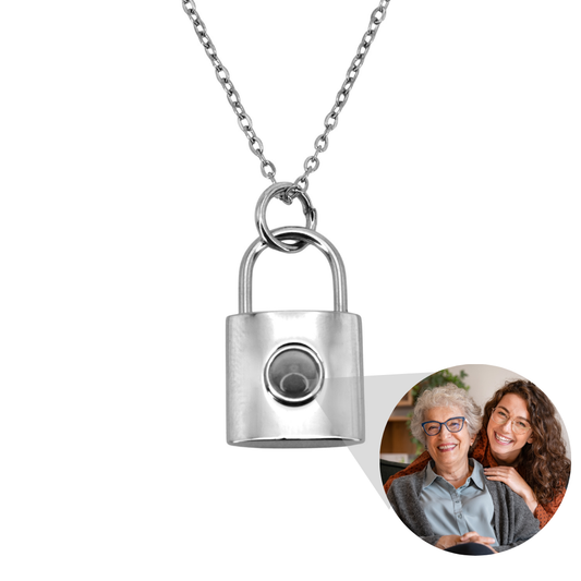 Collier de projection avec pendentif cadenas