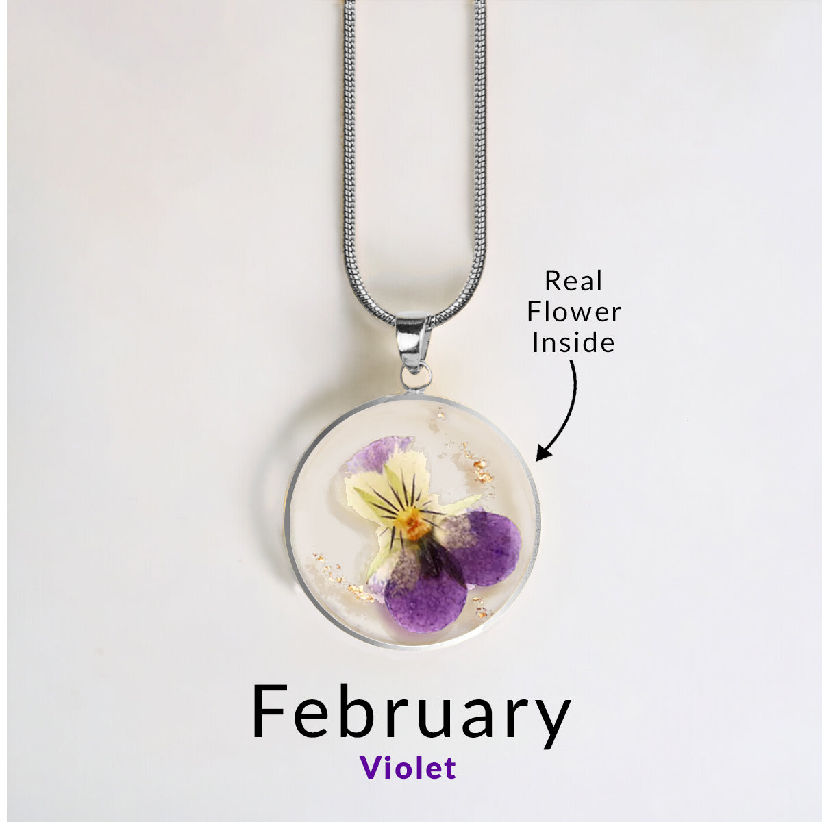 Collier de fleurs de naissance pressées