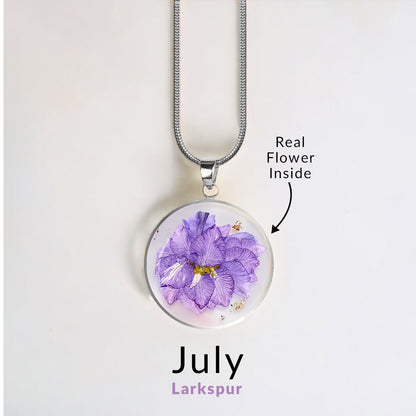 Collier de fleurs de naissance pressées