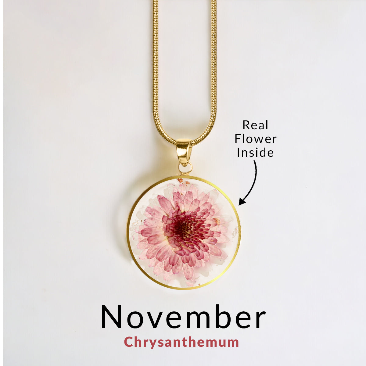 Collier de fleurs de naissance pressées