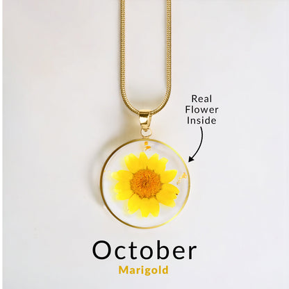 Collier de fleurs de naissance pressées