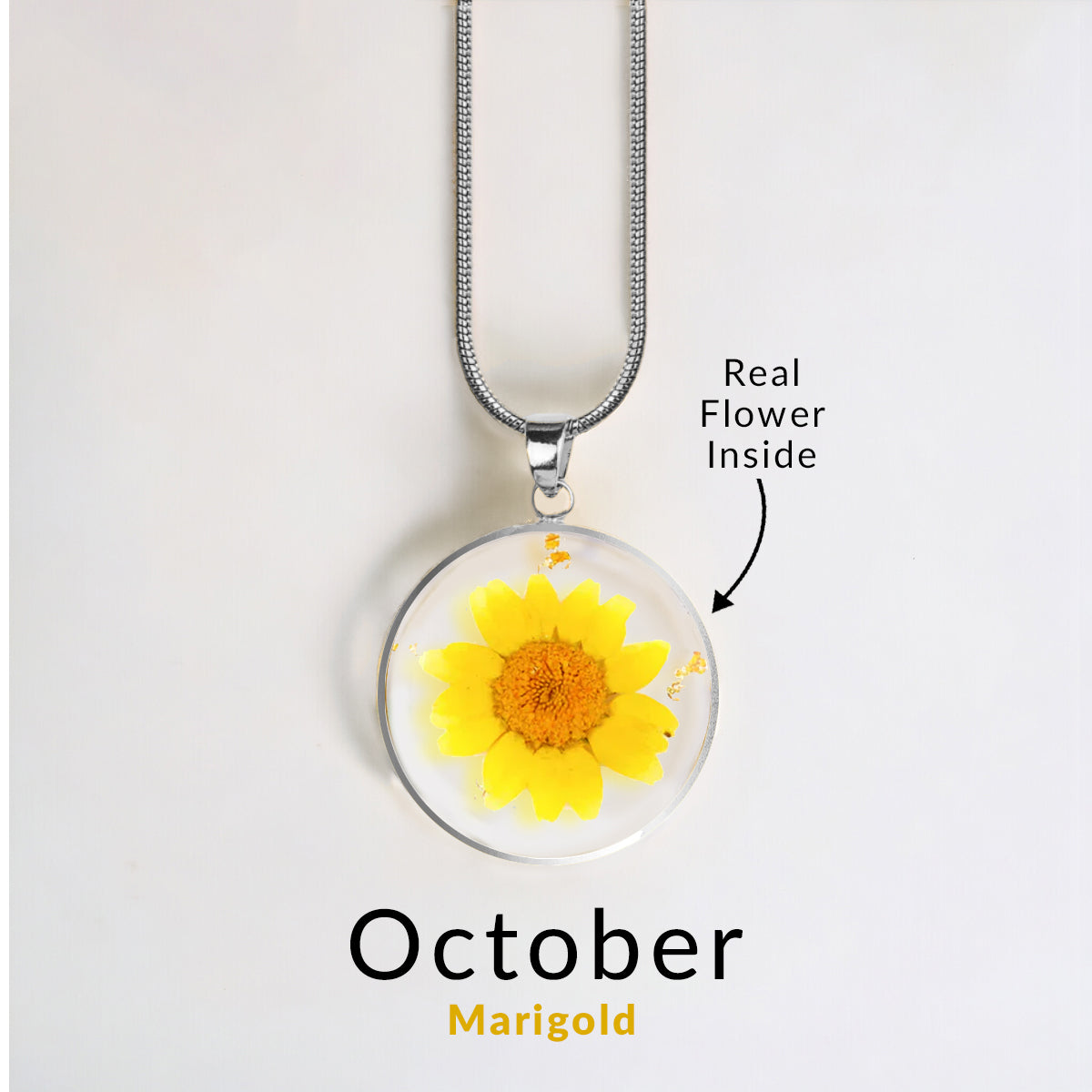 Collier de fleurs de naissance pressées