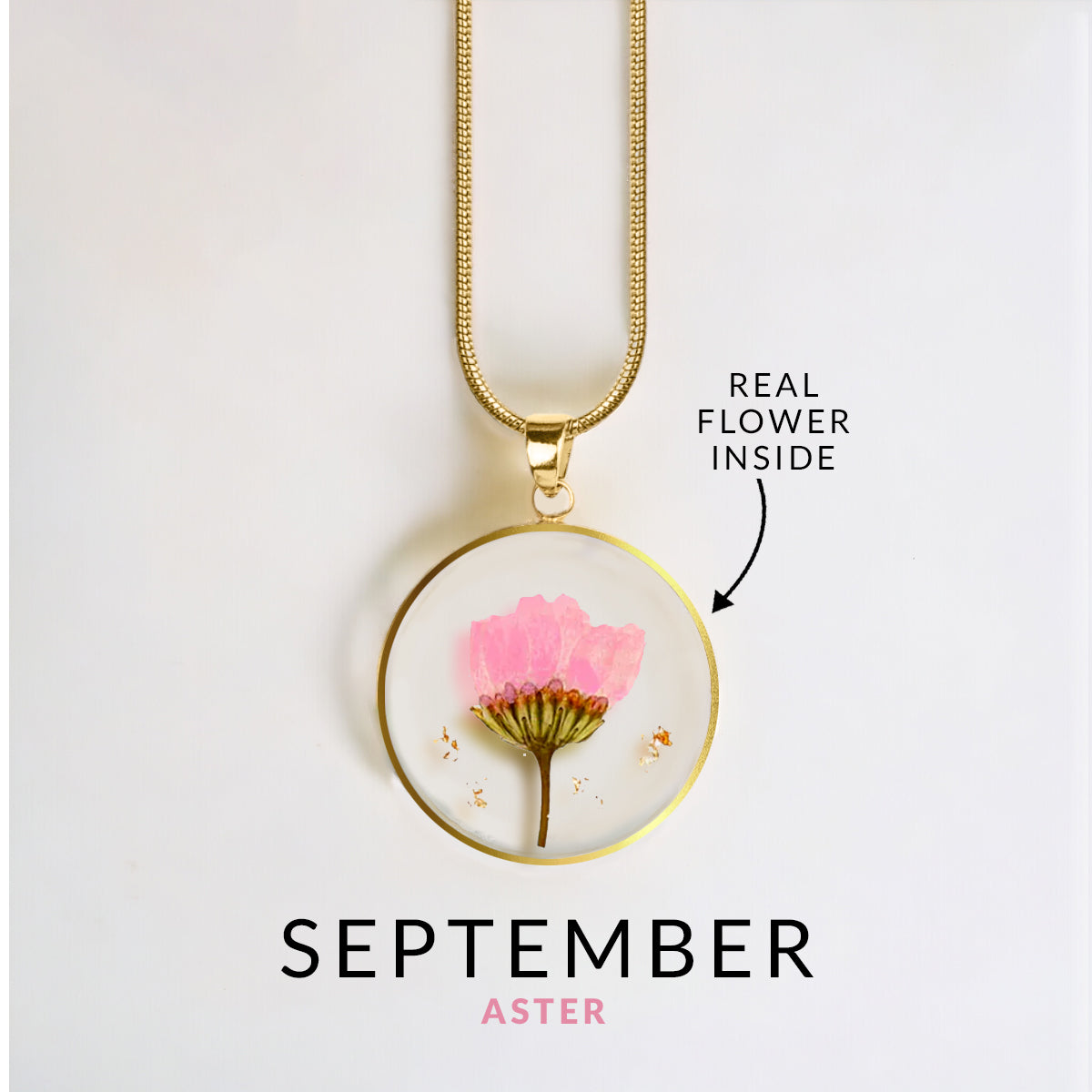 Collier de fleurs de naissance pressées